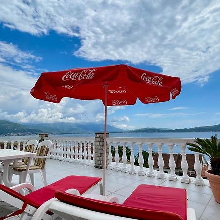 Aparthotel Family House With Pool & Sea View Bijela Zewnętrze zdjęcie