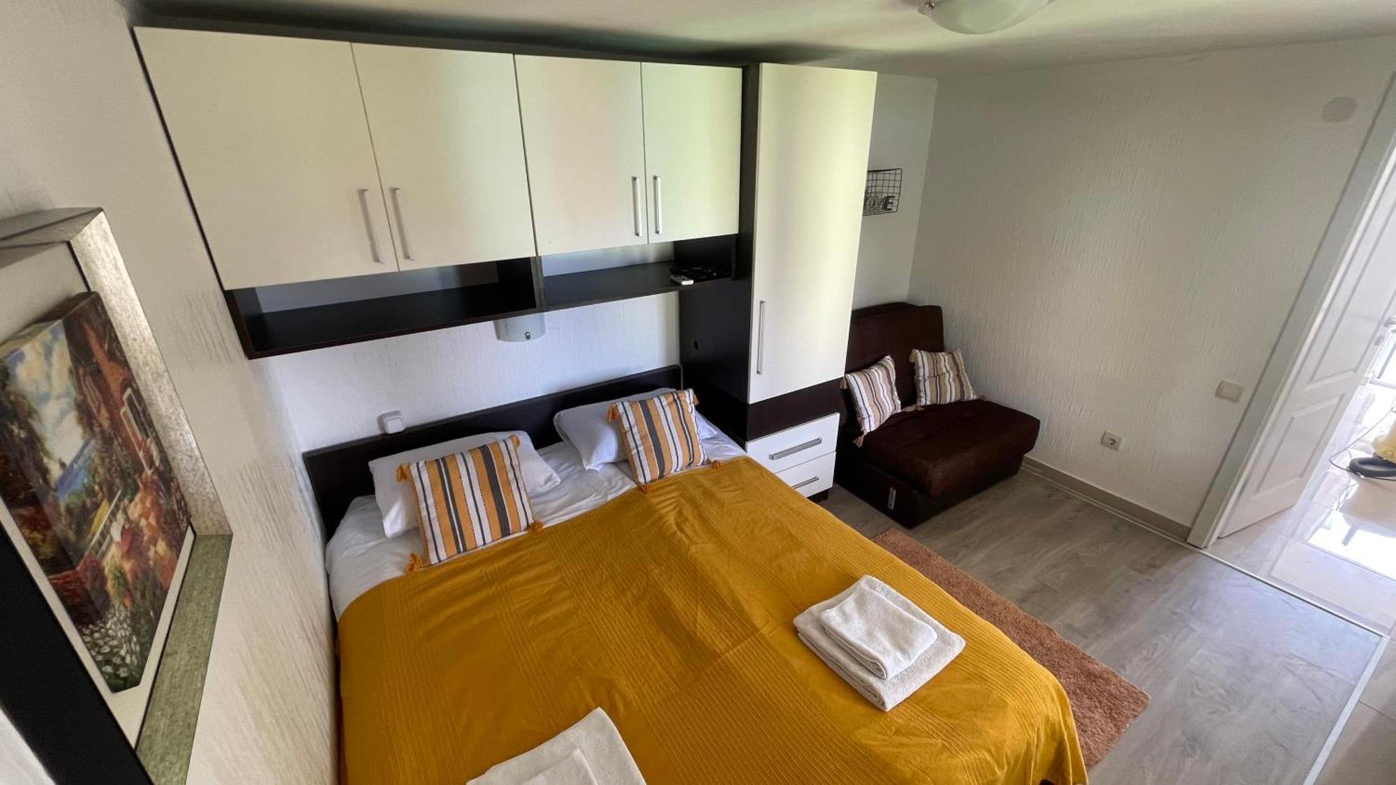 Aparthotel Family House With Pool & Sea View Bijela Zewnętrze zdjęcie