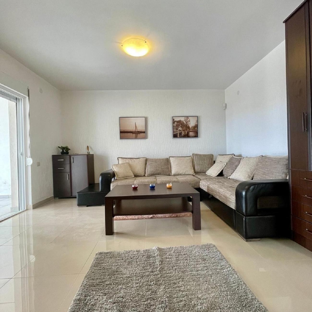 Aparthotel Family House With Pool & Sea View Bijela Zewnętrze zdjęcie