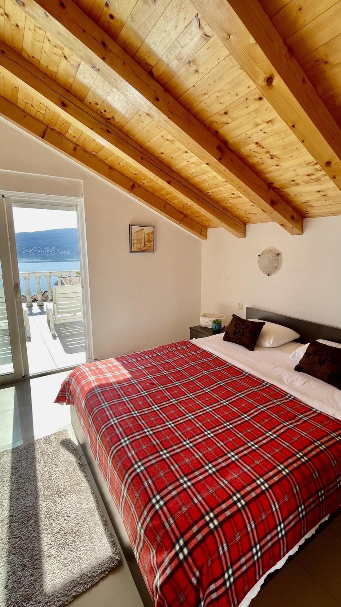 Aparthotel Family House With Pool & Sea View Bijela Zewnętrze zdjęcie