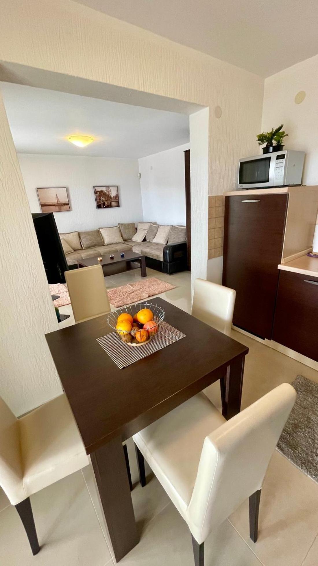 Aparthotel Family House With Pool & Sea View Bijela Zewnętrze zdjęcie