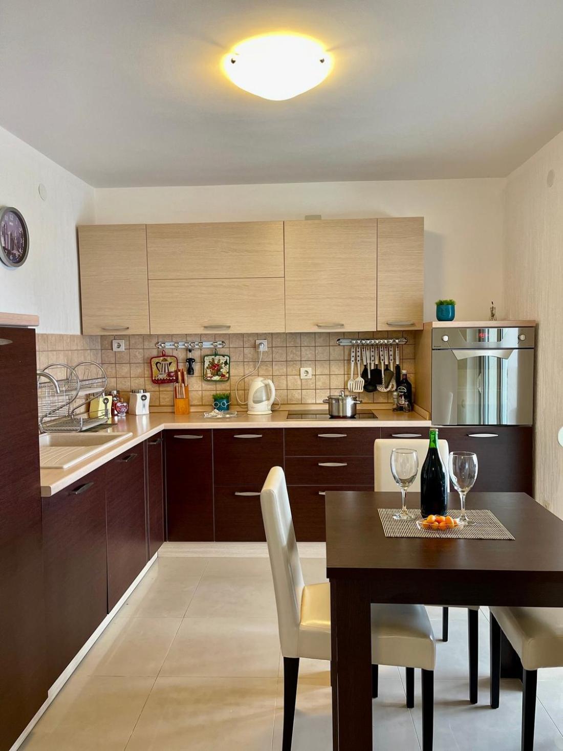 Aparthotel Family House With Pool & Sea View Bijela Zewnętrze zdjęcie