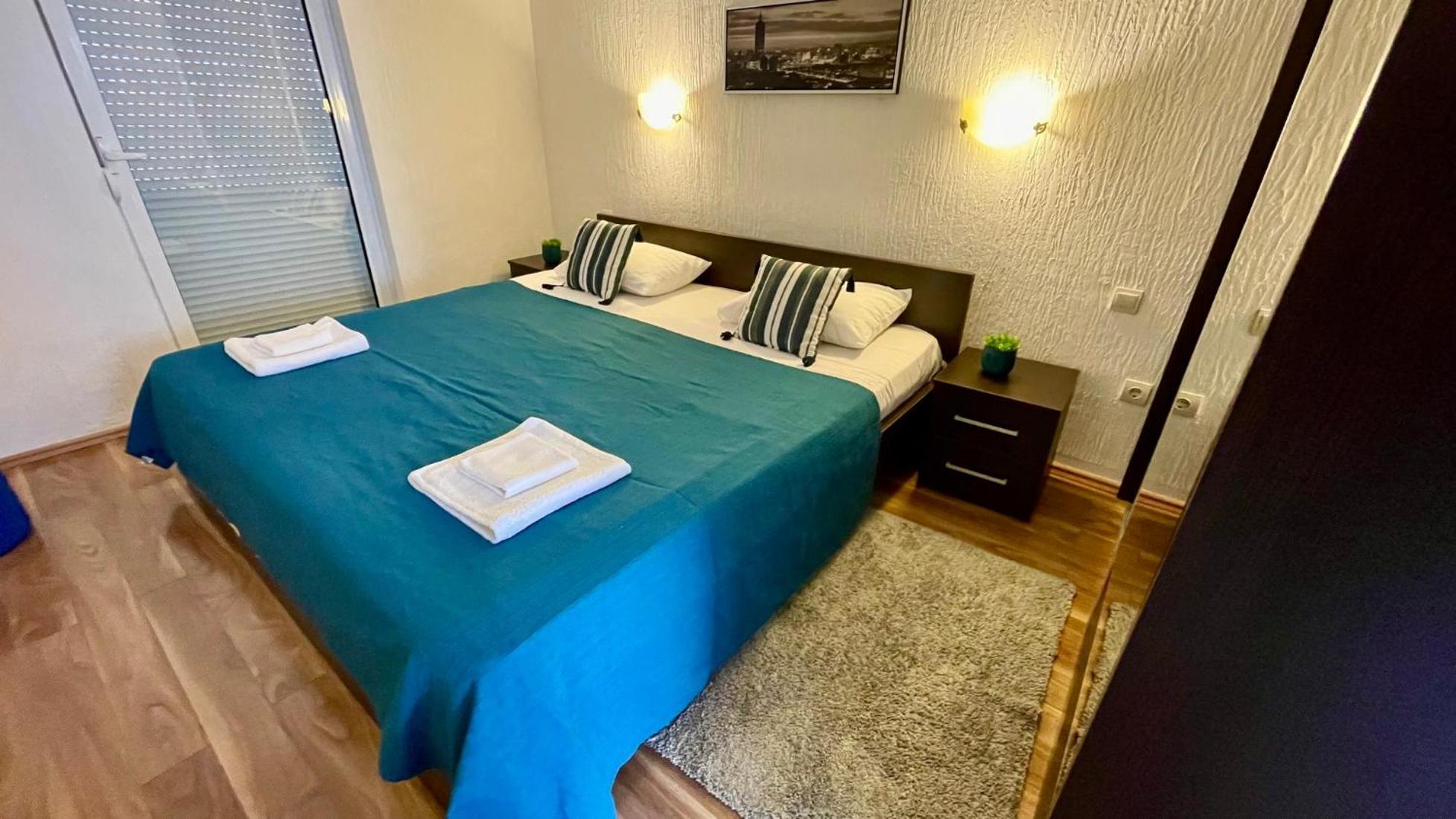 Aparthotel Family House With Pool & Sea View Bijela Zewnętrze zdjęcie